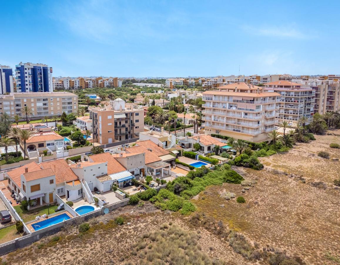 فيلا Beautiful House With Sea Views And Private Pool تورّيفيِخا المظهر الخارجي الصورة